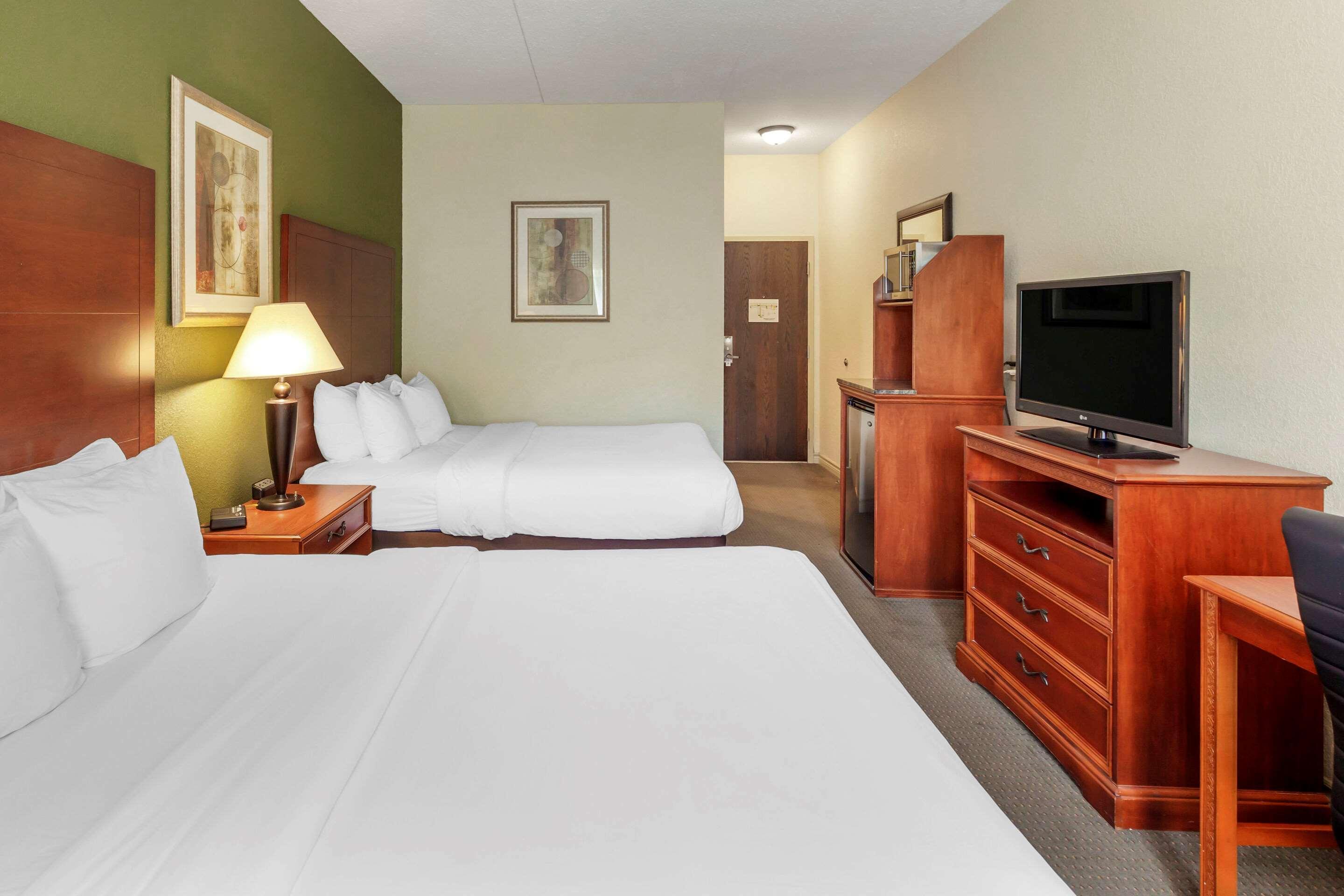Comfort Inn & Suites Thousand Islands Harbour District Gananoque Eksteriør bilde